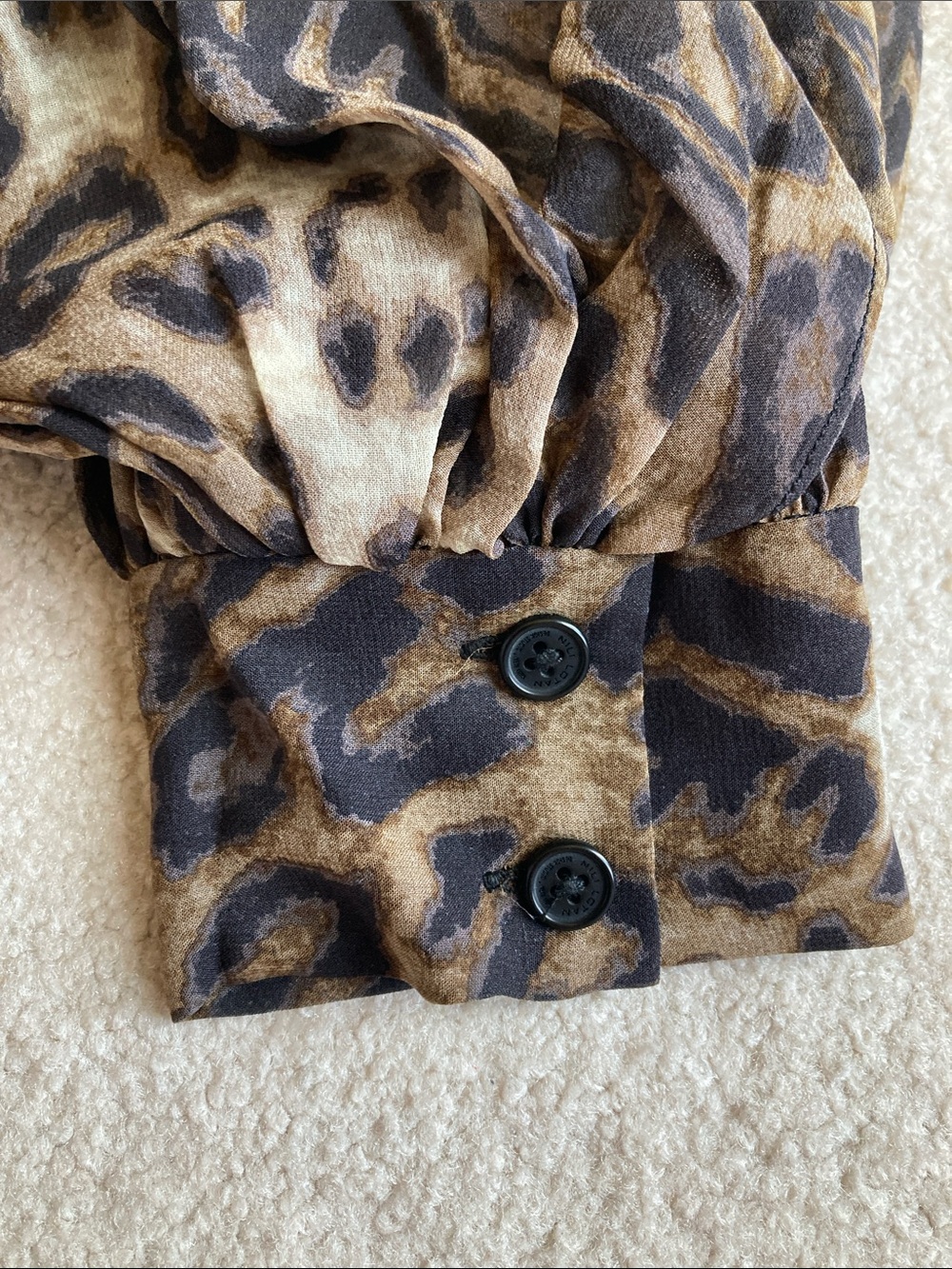 Nili Lotan evelyn blouse in leopard print - Picture 8 of 15